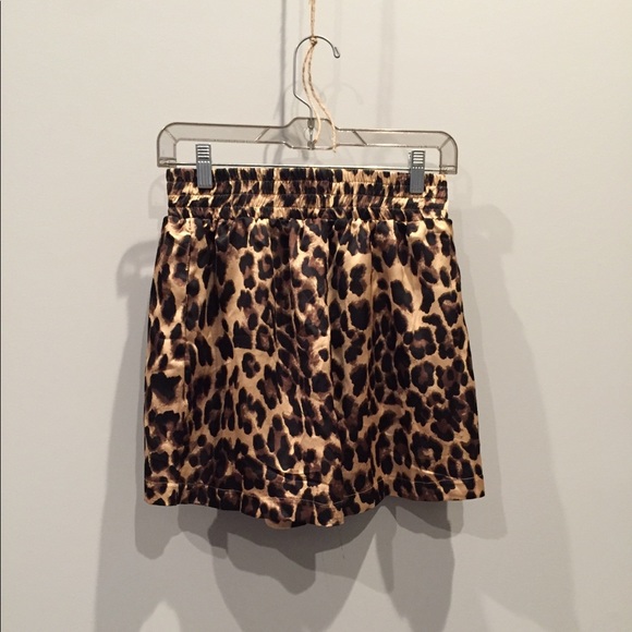 Nasty Gal If Looks Could Kill Leopard Shorts - Picture 5 of 9